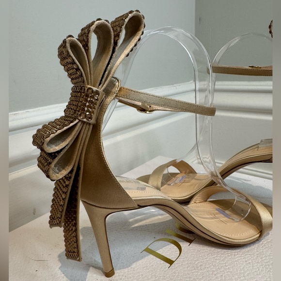 BOW DOWN TO THESE NEVER WORN Nicholas Kirkwood Gold Satin And Crystal Sandals 🤩 - Picture 9 of 9